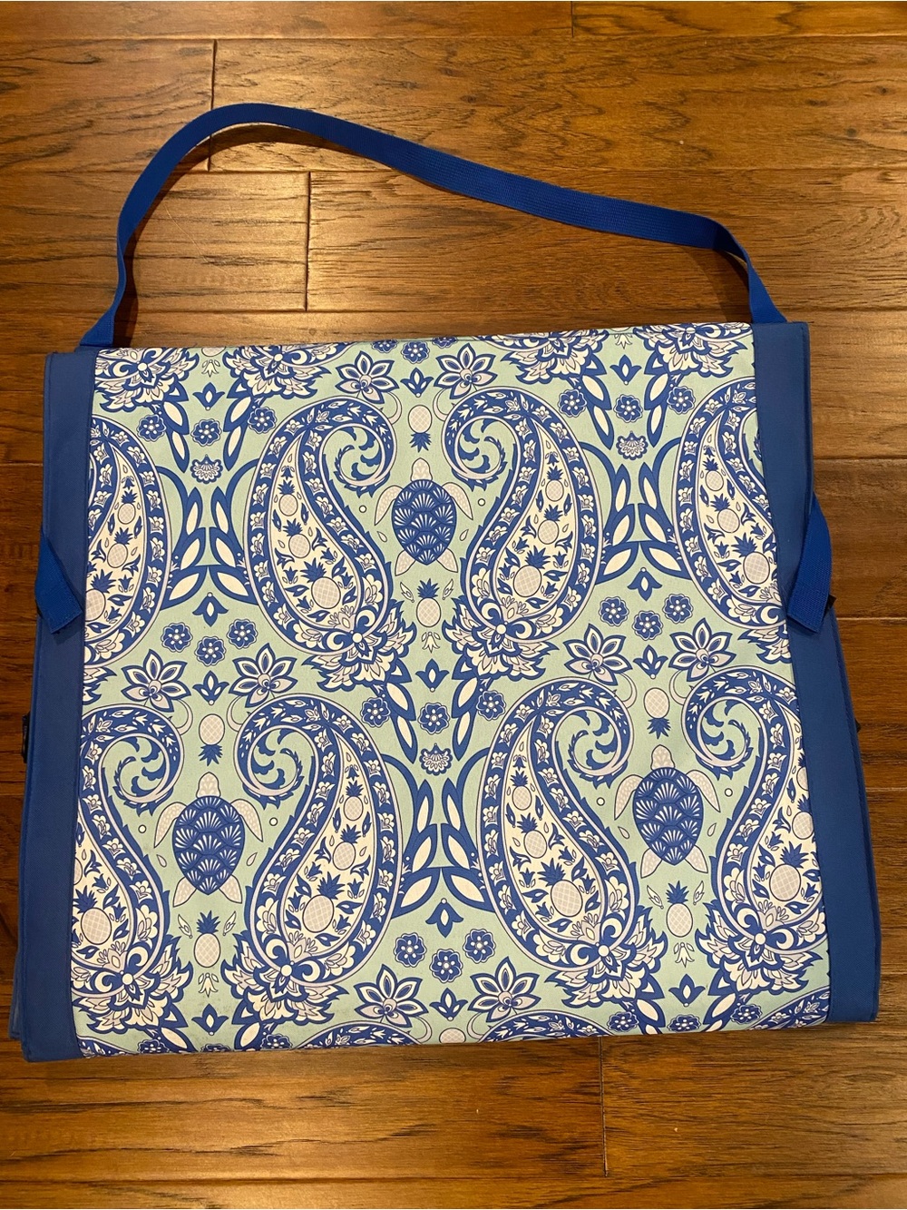 Like New Simply Southern Paisley Beach Lounger in Paisley & Turtle Print